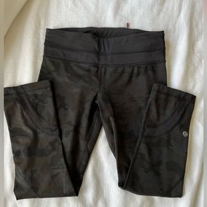 Lululemon camo crop legging